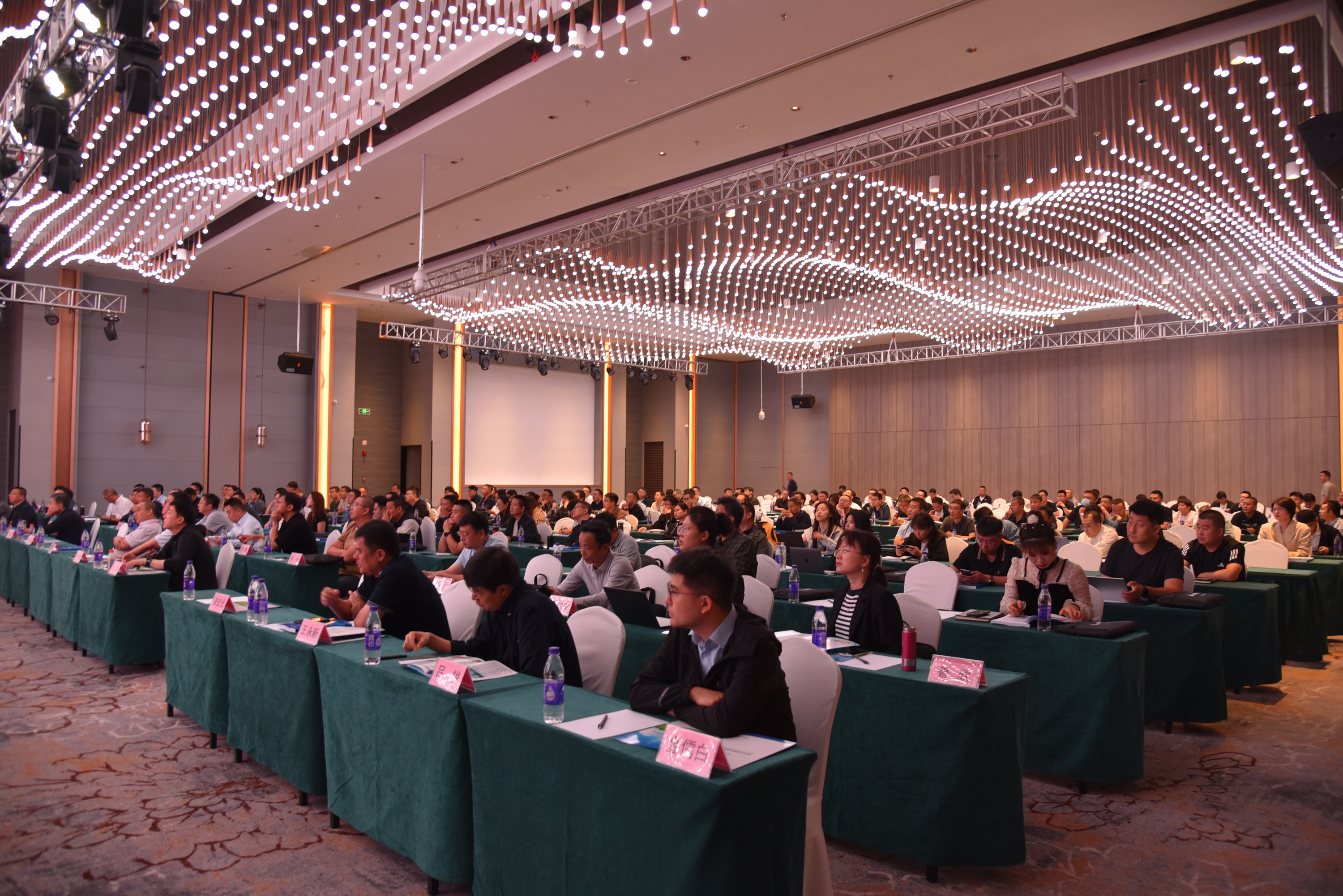 聚力同筑基 共促新發(fā)展|“2025年配焦煉鐵、配煤煉焦與煤焦檢測技術(shù)研討會(huì )”暨“第四屆優(yōu)化配煤與煤焦檢測培訓班”勝利召開(kāi)